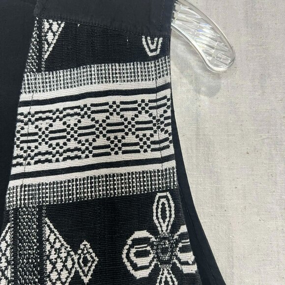 IMEIN! | Gemotric White and Black Vest Sz L - Picture 4 of 6